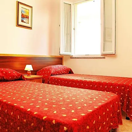 Aparthotel Cau 3*